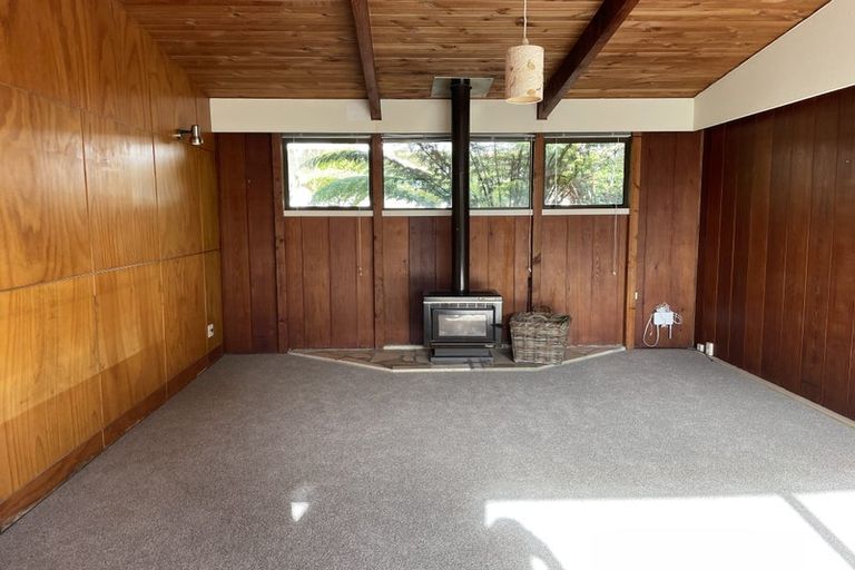 Photo of property in 25 Kopiko Road, Titirangi, Auckland, 0604