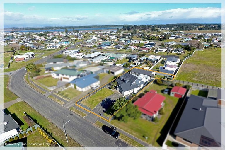 Photo of property in 24 Thomas Place, Foxton Beach, Foxton, 4815