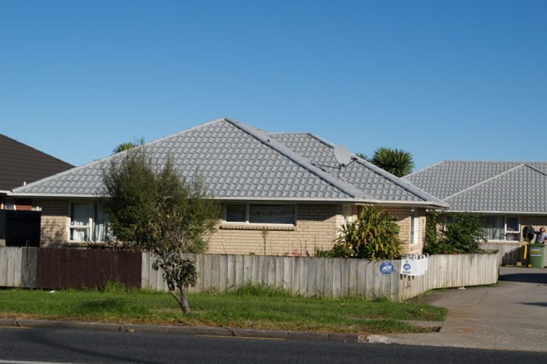 Photo of property in 656 Massey Road, Mangere, Auckland, 2022