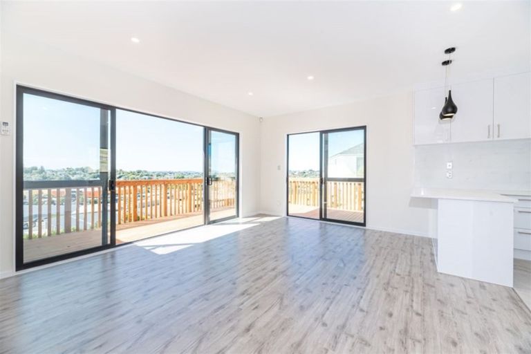 Photo of property in 8 Myra G Place, Stanmore Bay, Whangaparaoa, 0932