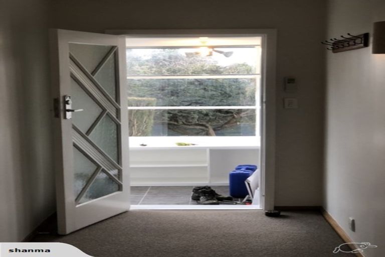 Photo of property in 54 Horokiwi Road West, Newlands, Wellington, 6037