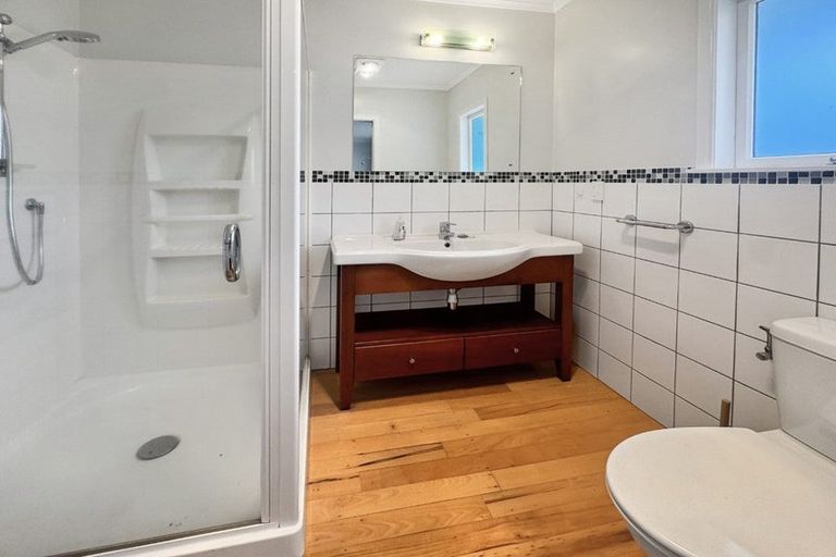 Photo of property in 55 Cambridge Road, Riverhead, 0820
