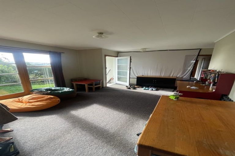 Photo of property in 11 Innes Way, Newlands, Wellington, 6037