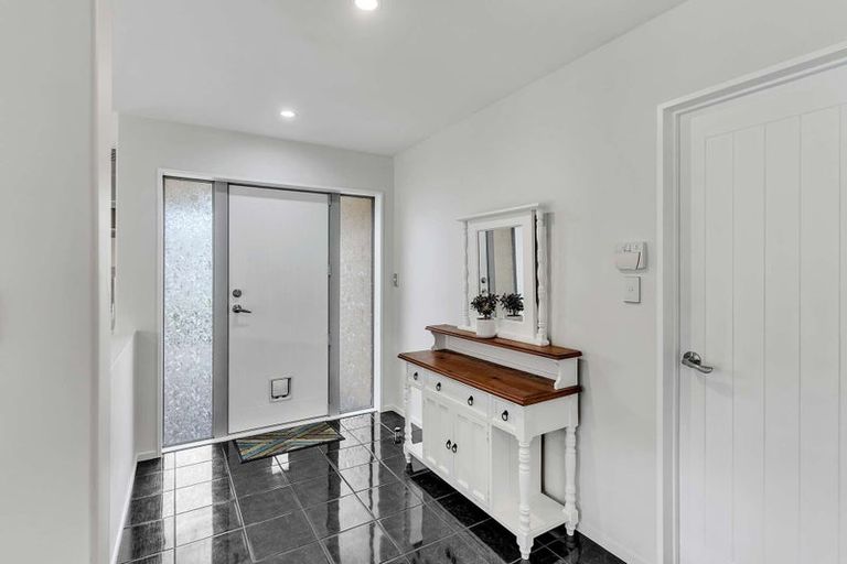 Photo of property in 17 Cameron Crescent, Rolleston, 7614