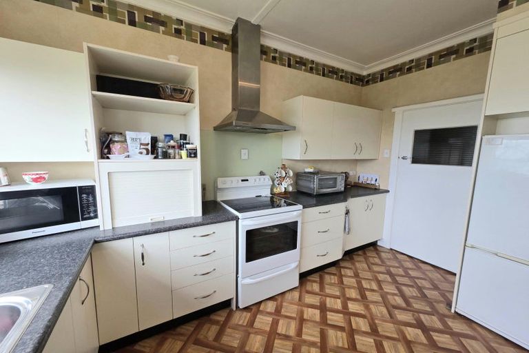 Photo of property in 2 Avon Street, South Hill, Oamaru, 9400