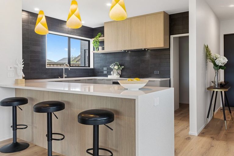 Photo of property in 7 Grey View Grove, Rangiora, 7400