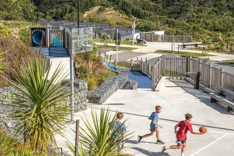 Photo of property in 37 Turtleback Avenue, Whitby, 5024