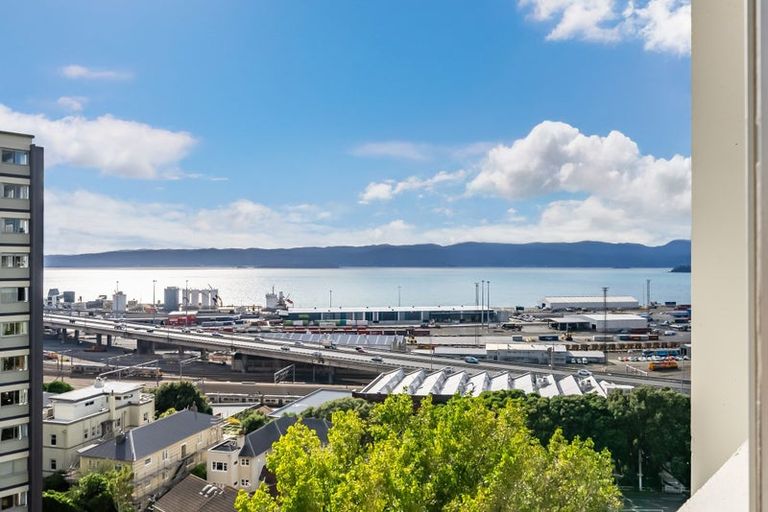 Photo of property in Grosvenor Flats, 19 Cottleville Terrace, Thorndon, Wellington, 6011