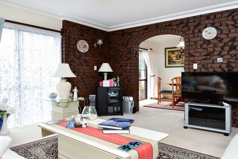 Photo of property in 8/47 Edmonton Road, Henderson, Auckland, 0612