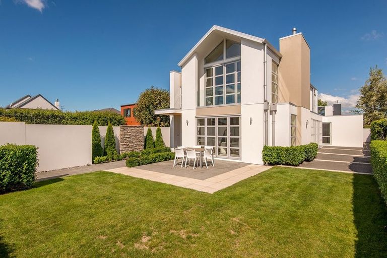 Photo of property in 72 Wai-iti Terrace, Bryndwr, Christchurch, 8052