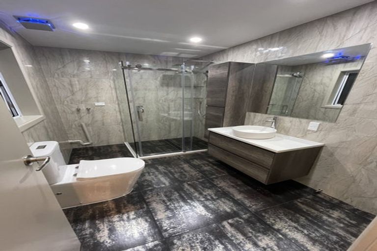 Photo of property in 16 Walworth Avenue, Pakuranga Heights, Auckland, 2010