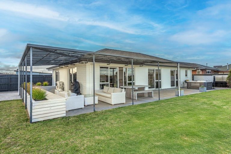 Photo of property in 37 Magnolia Crescent, Tawhero, Whanganui, 4501