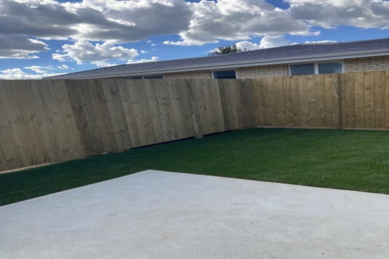 Photo of property in 49u2 Holland Road, Fairfield, Hamilton, 3214