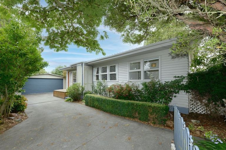 Photo of property in 16 Roslyn Avenue, Mairehau, Christchurch, 8052
