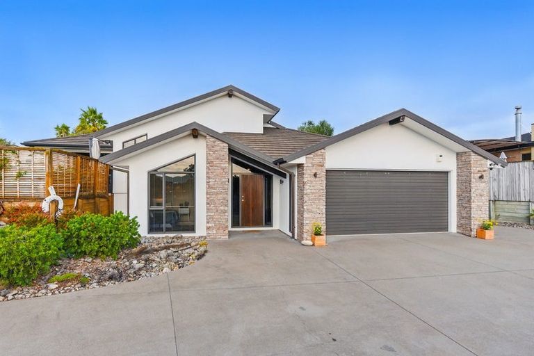 Photo of property in 5 Cadastral Court, Paraparaumu, 5032