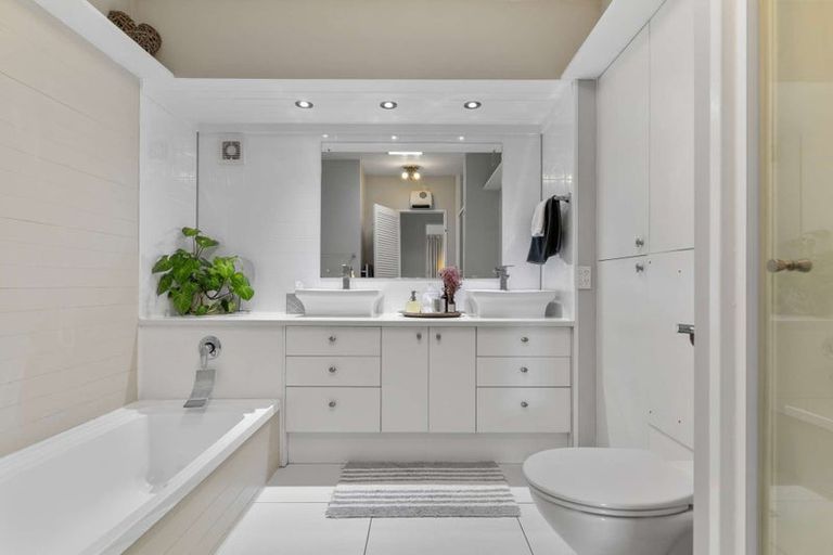 Photo of property in 754 South Titirangi Road, Titirangi, Auckland, 0604