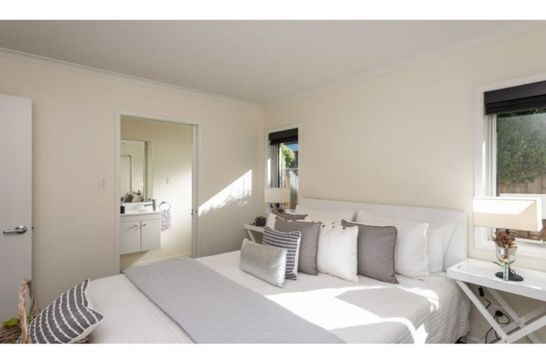 Photo of property in 32 Edgeware Road, St Albans, Christchurch, 8014