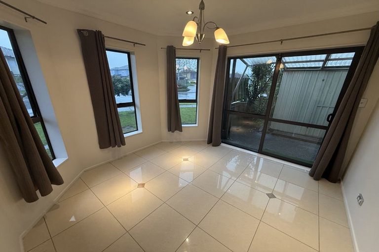 Photo of property in 30 Kestev Drive, Flat Bush, Auckland, 2016