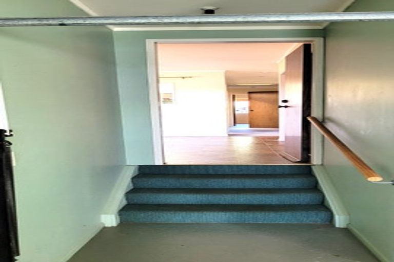 Photo of property in 17 Awanui Drive, Waikanae, 5036