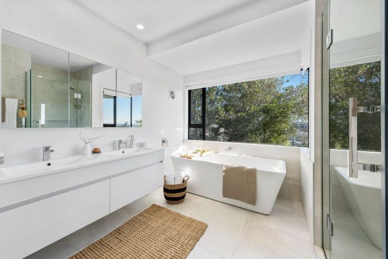 Photo of property in 8 Lookaway Place, Huntsbury, Christchurch, 8022