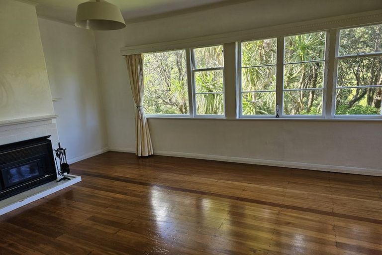 Photo of property in 51 Albemarle Road, Northland, Wellington, 6012