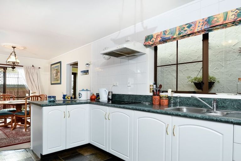 Photo of property in 8/47 Edmonton Road, Henderson, Auckland, 0612