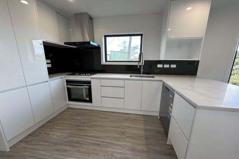 Photo of property in 320 Triangle Road, Massey, Auckland, 0614