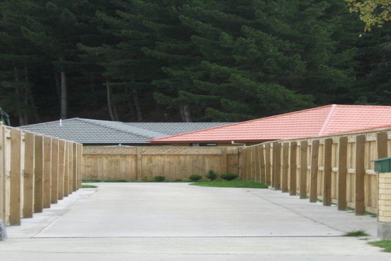 Photo of property in 10 Pinehill Crescent, Trentham, Upper Hutt, 5018