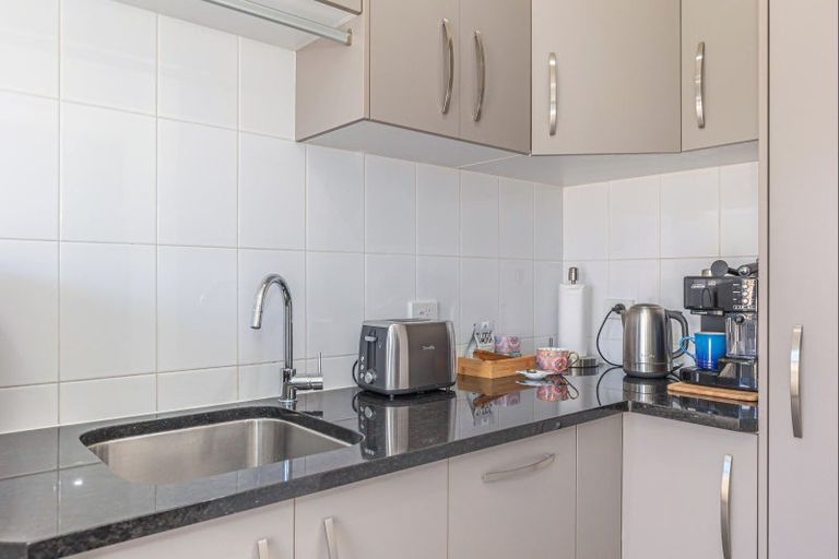 Photo of property in 15 Okarito Avenue, Levin, 5510
