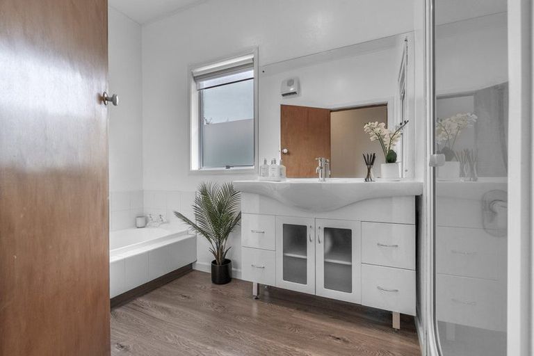 Photo of property in 10 Seymour Street, Gore, 9710