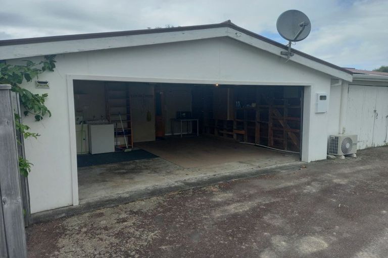 Photo of property in 14 Humphries Street, Greytown, 5712