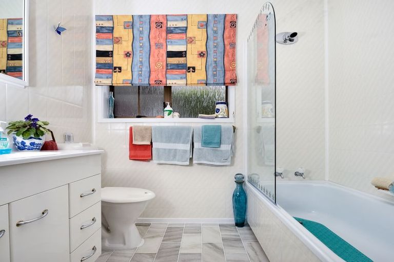 Photo of property in 8/47 Edmonton Road, Henderson, Auckland, 0612