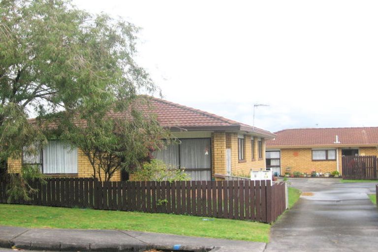Photo of property in 2/13 Menary Street, Papakura, 2110