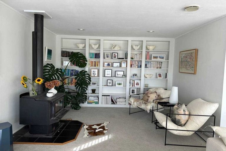 Photo of property in 33 Agincourt Street, Glenfield, Auckland, 0629