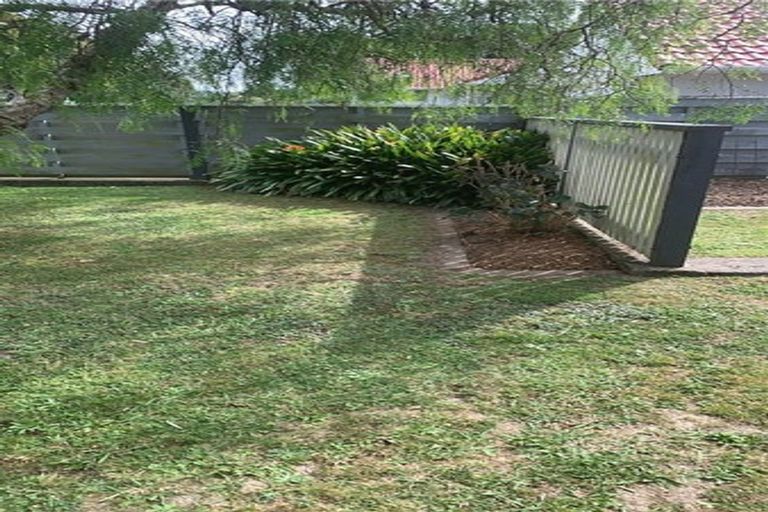 Photo of property in 70 Nimmo Avenue East, Waikanae, 5036