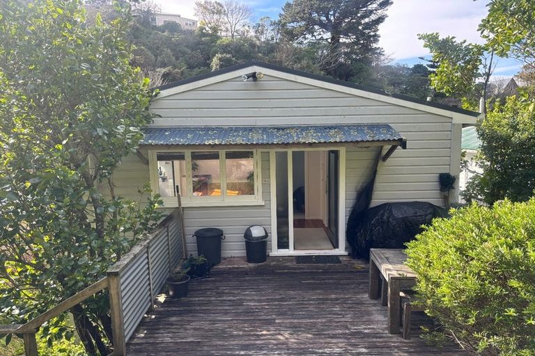 Photo of property in 15a Governor Road, Northland, Wellington, 6012
