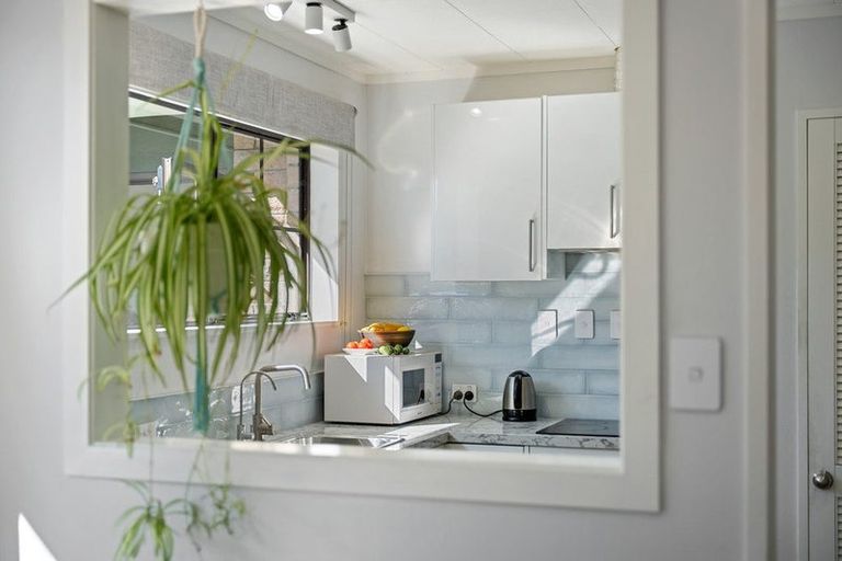 Photo of property in 56a Rewarewa Crescent, Waikanae, 5036