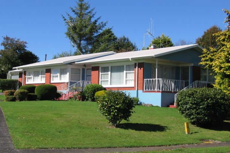 Photo of property in 33 Kupe Place, Tokoroa, 3420