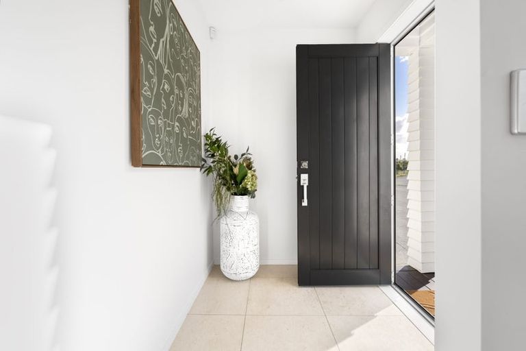 Photo of property in 136 Voyager Drive, Gulf Harbour, Whangaparaoa, 0930