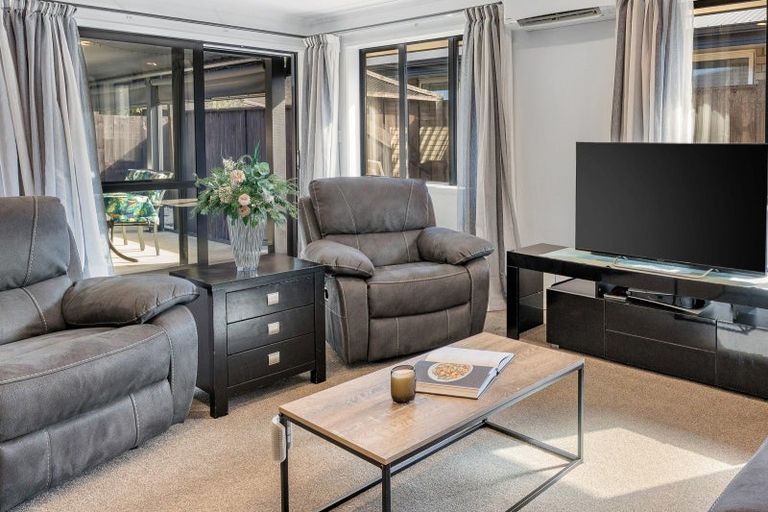 Photo of property in 18 Tomairangi Crescent, Pukekohe, 2120