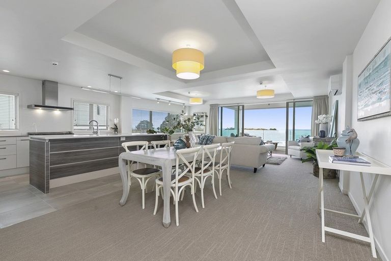 Photo of property in 154 Marine Parade, Mount Maunganui, 3116