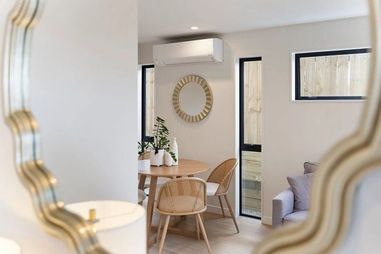 Photo of property in 72b Weatherly Road, Torbay, Auckland, 0630