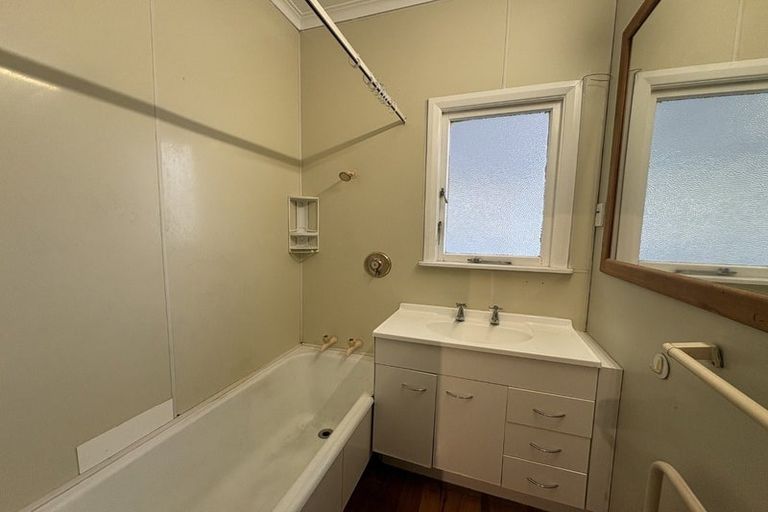 Photo of property in 17 Howard Road, Taradale, Napier, 4112
