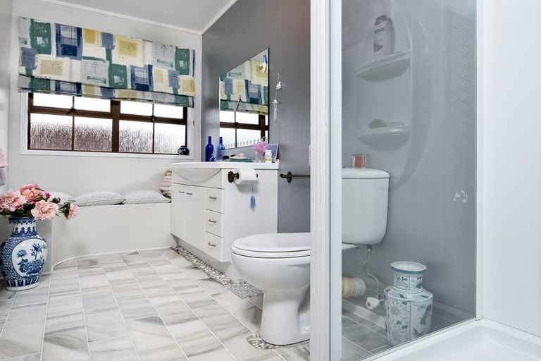 Photo of property in 8/47 Edmonton Road, Henderson, Auckland, 0612