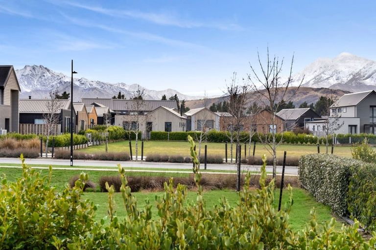 Photo of property in 42 Obelisk Street, Wanaka, 9305