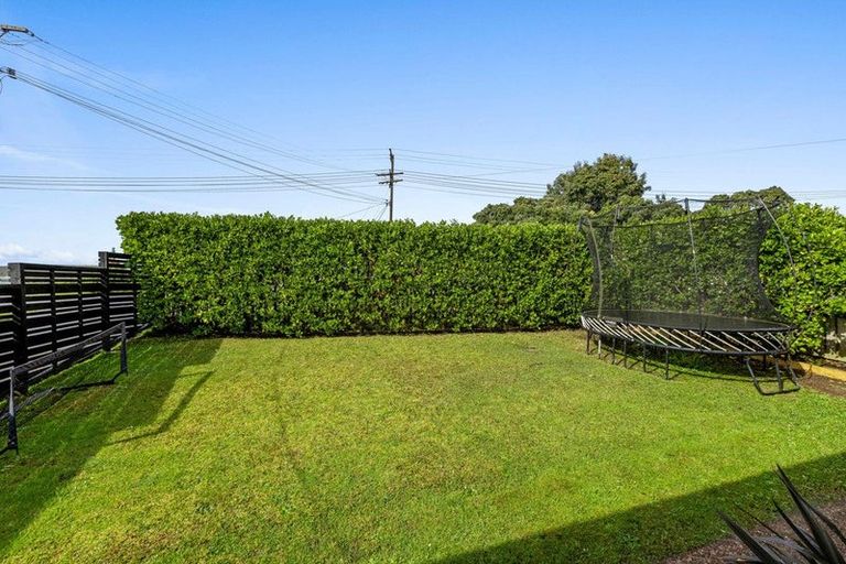 Photo of property in 1/74 College Road, Northcote, Auckland, 0627