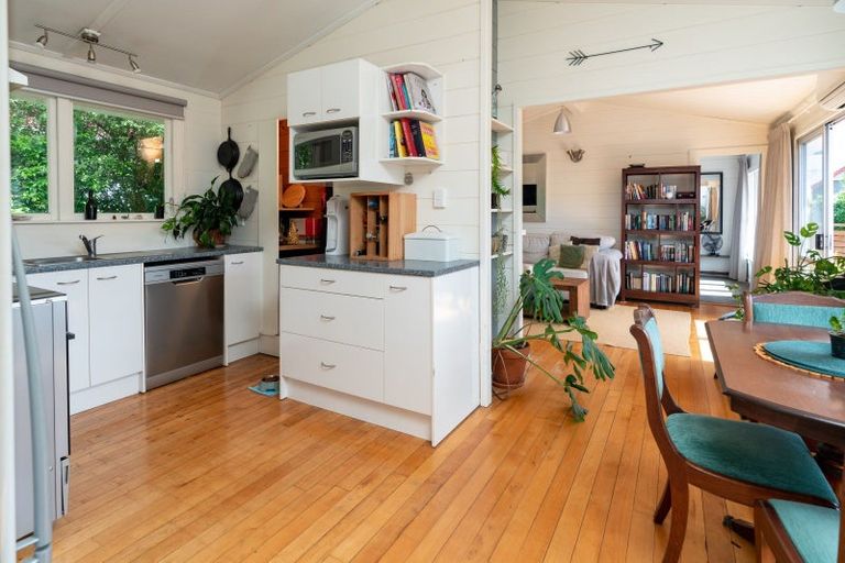 Photo of property in 13 Thurleigh Grove, Karori, Wellington, 6012