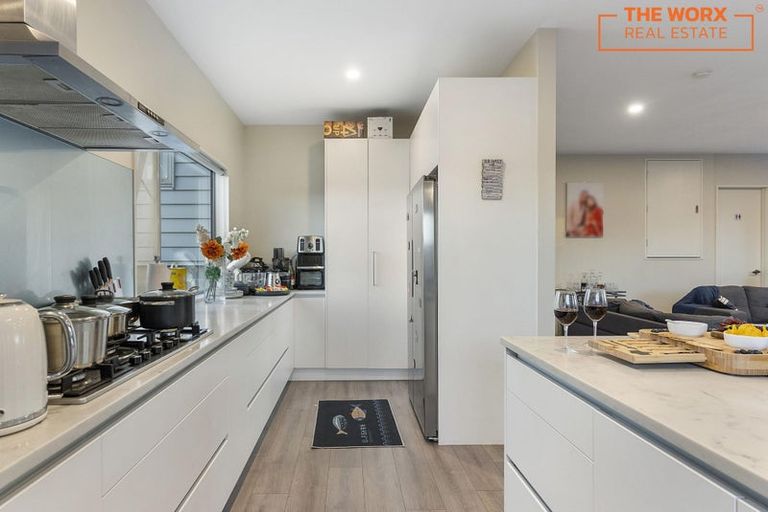 Photo of property in 11 Regis Park Drive, Pukekohe, 2120