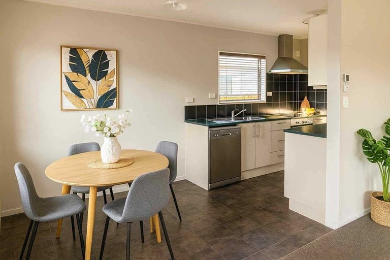 Photo of property in 60c Rata Road, Raumati Beach, Paraparaumu, 5032