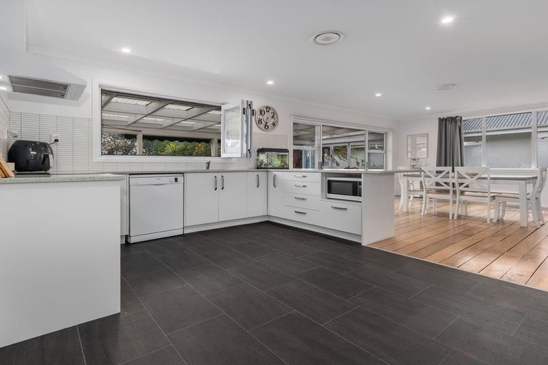 Photo of property in 13 Bowen Street, Levin, 5510